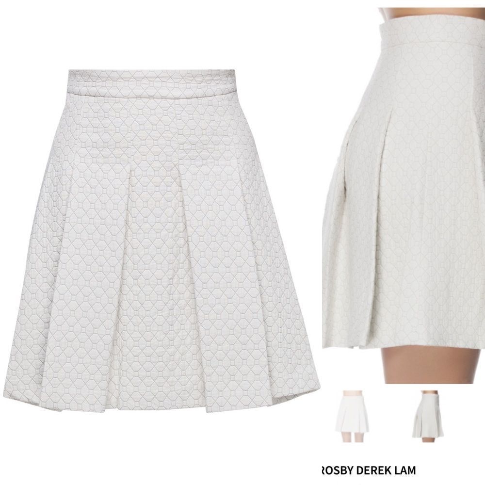 10 CROSBY DEREK LAM
Ivory Pleated Mini Skirt. NEW